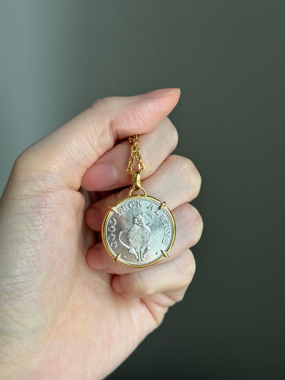 Big Vintage lucky cat coin in 14k gold frame