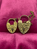 9k 9ct Vintage engraved chased heart padlock
